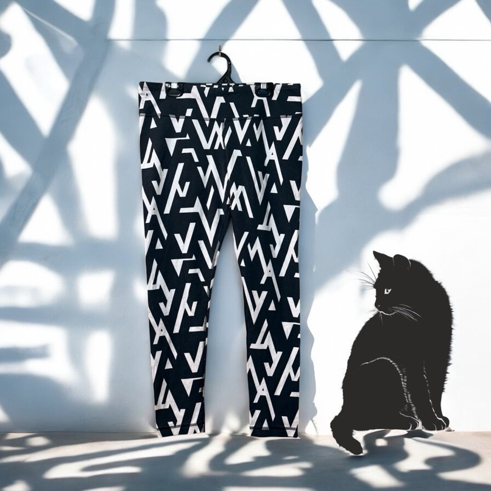 Reebok Black & White Abstract Print Cotton Leggings